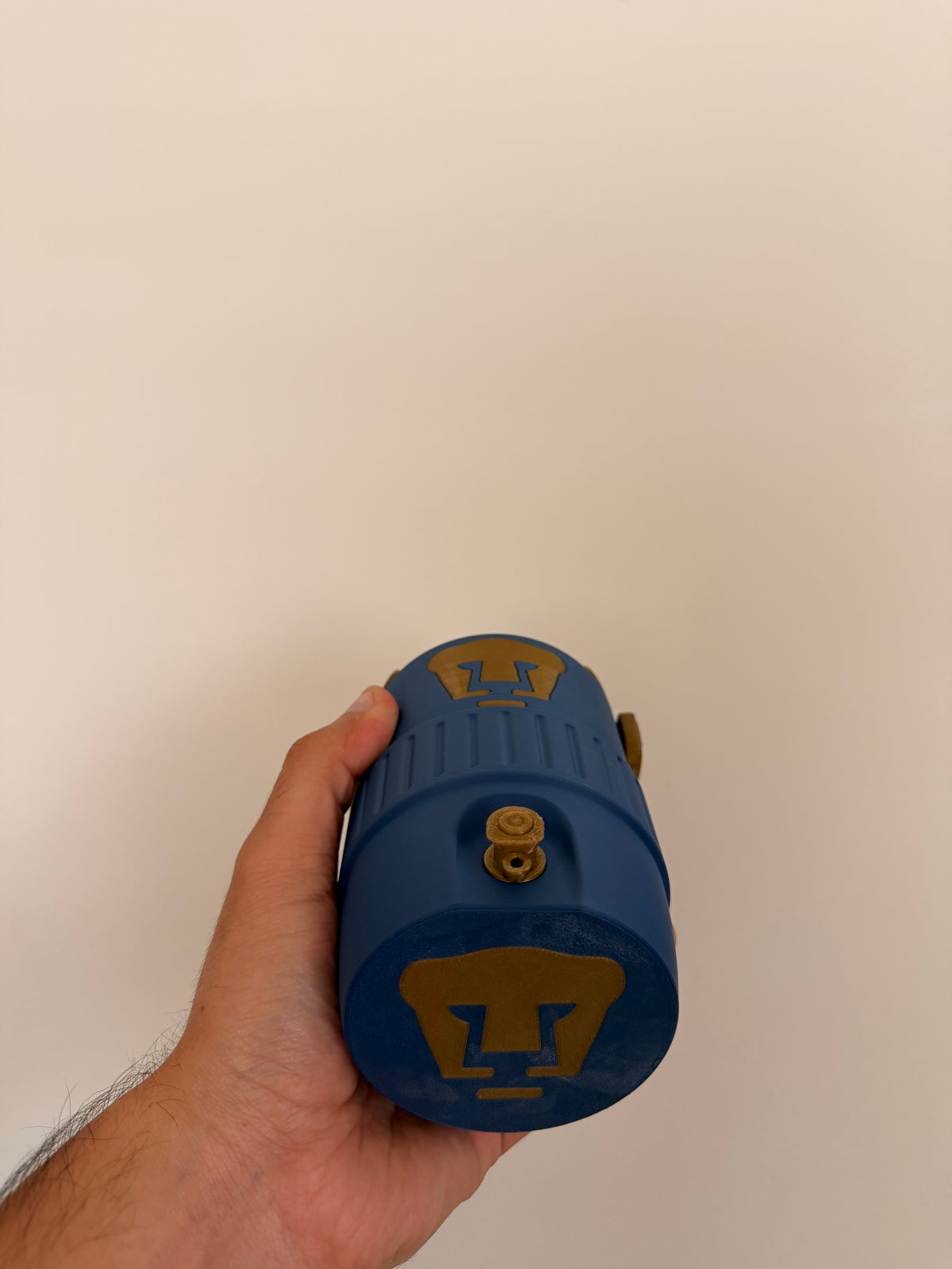 Porta latas Pumas – Liga MX