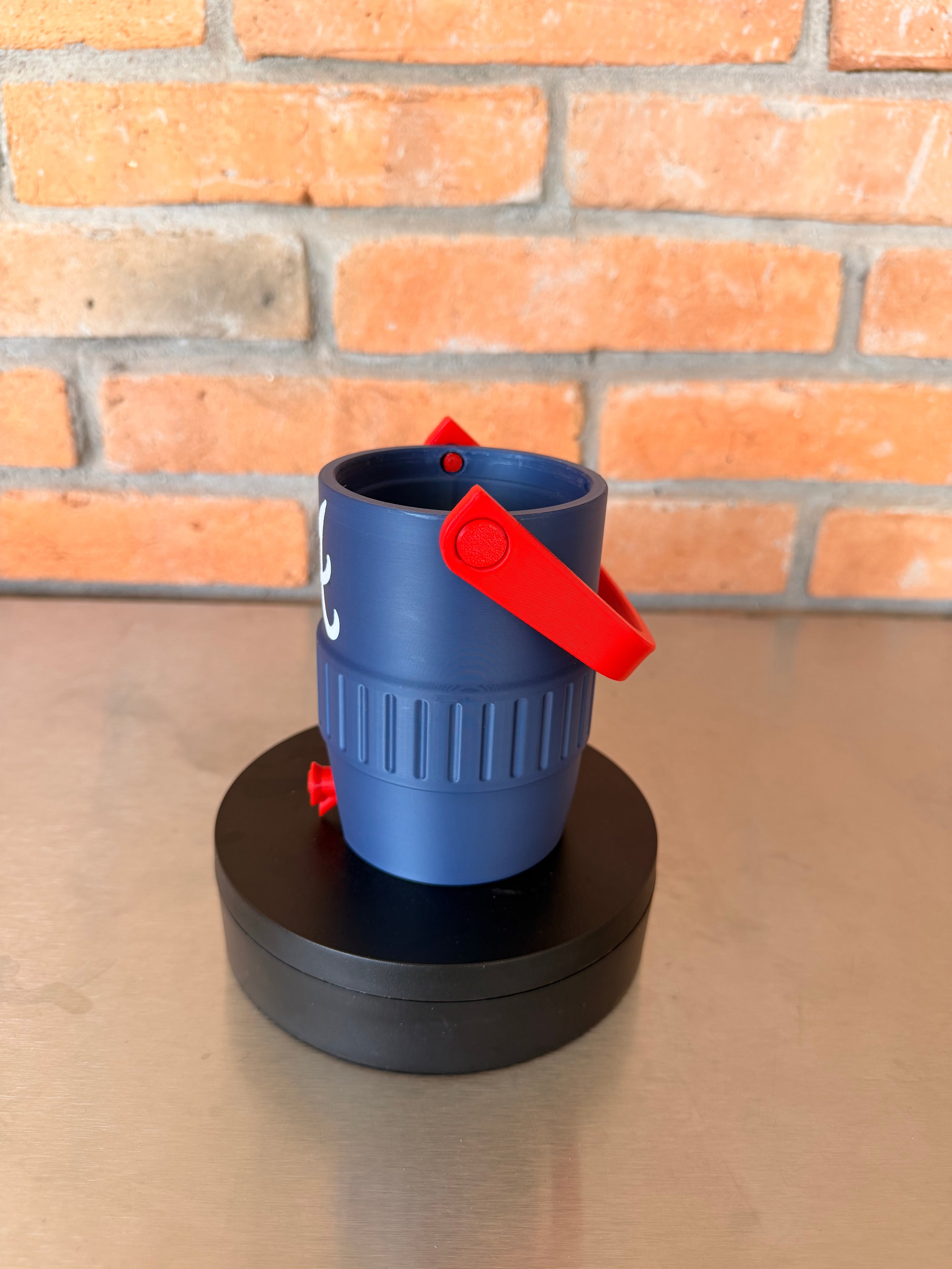 Atlanta Braves Fan Koozie – Enfriador de Lata 355ml Impreso en 3D