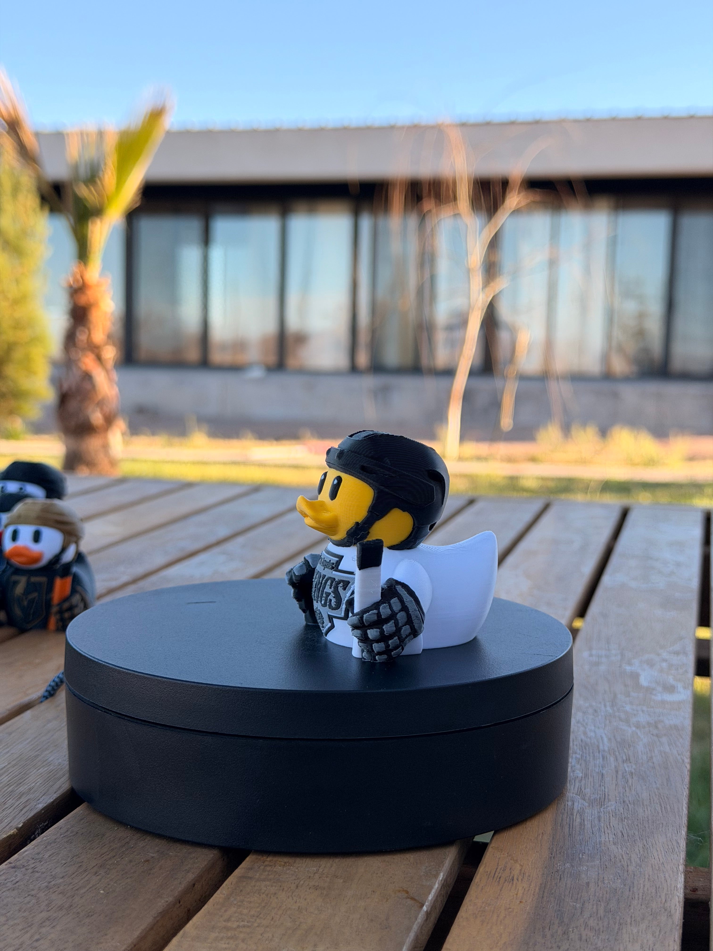 Los Angeles Kings Patito de Hockey – Impreso en 3D Fan NHL Patito Coleccionable | Kings Regalo Fan | Hockey Decoración de Tablero