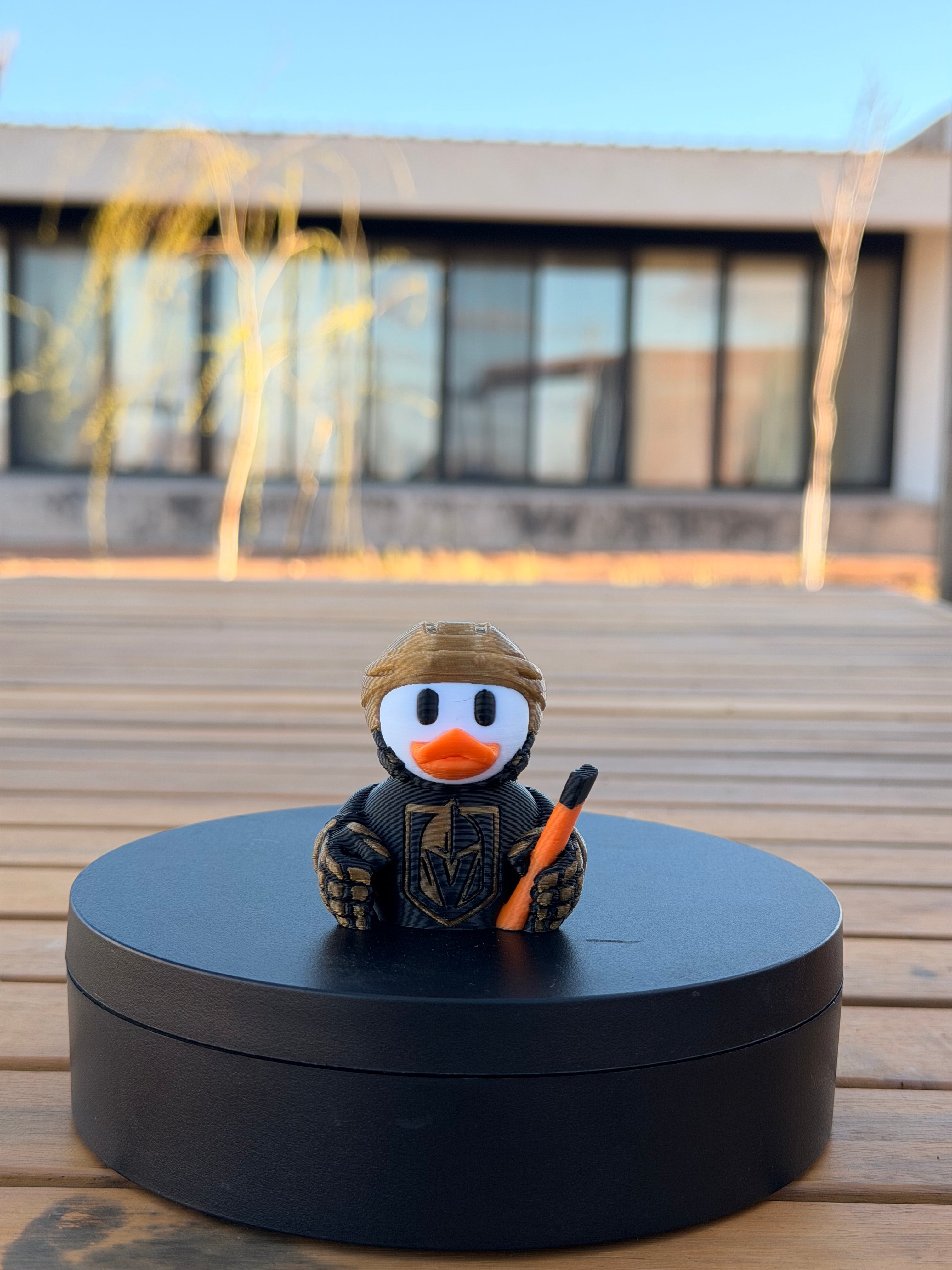 Vegas Golden Knights Patito de Hockey – Impreso en 3D Fan NHL Patito Coleccionable | Golden Knights Regalo Fan | Hockey Decoración de Tablero