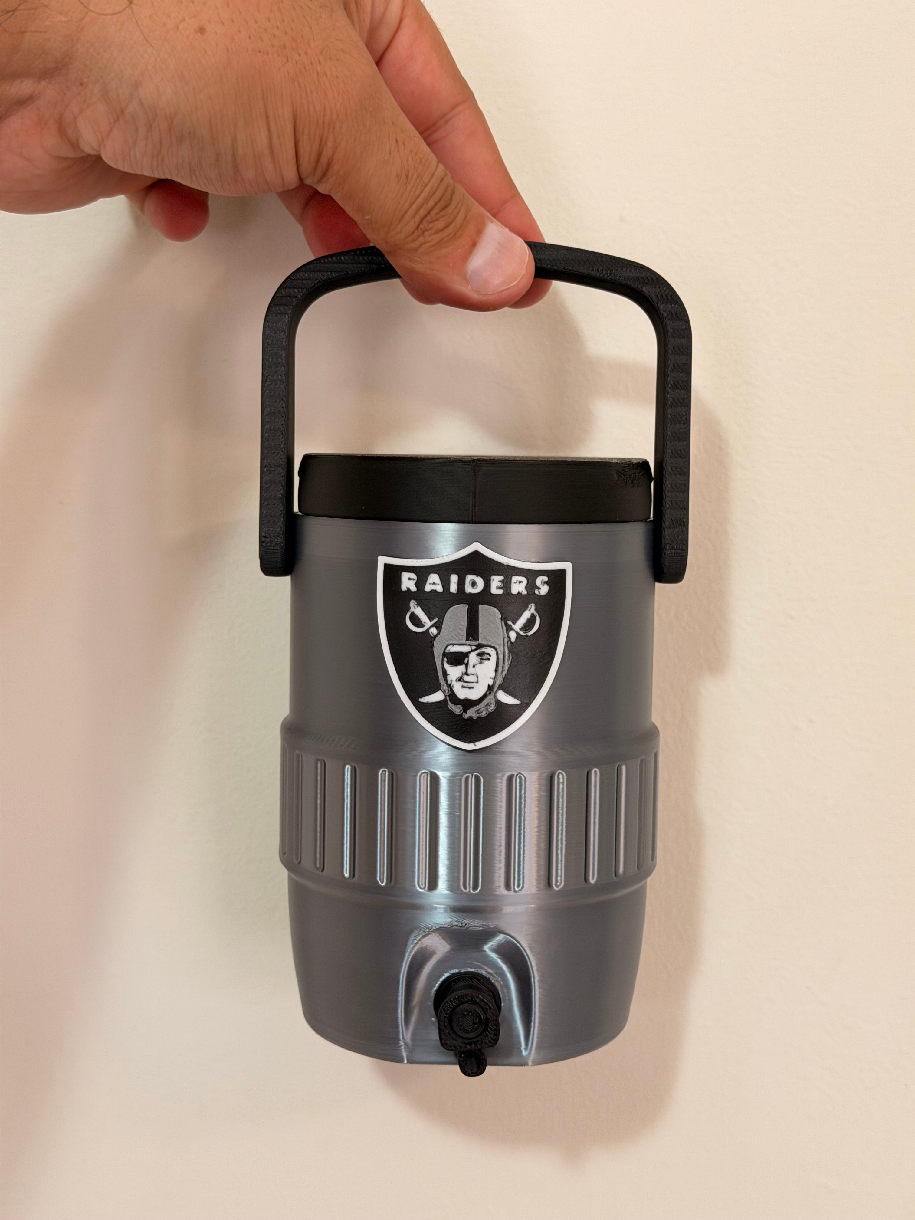 Las Vegas Raiders Fan Koozie – Enfriador de Lata 355ml Impreso en 3D
