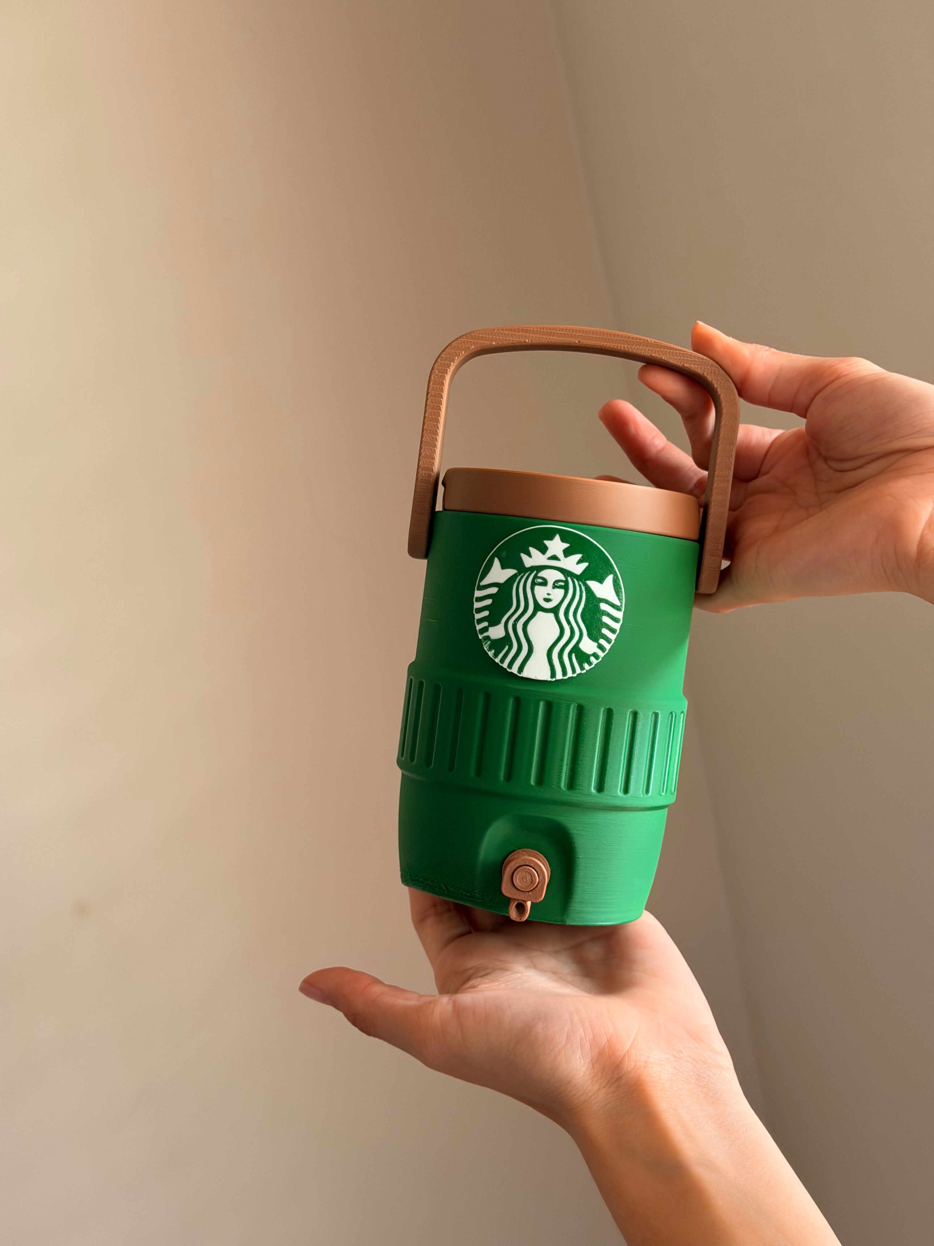 Koozie Inspiración Starbucks – Amante del Café | Enfriador de Lata 355ml