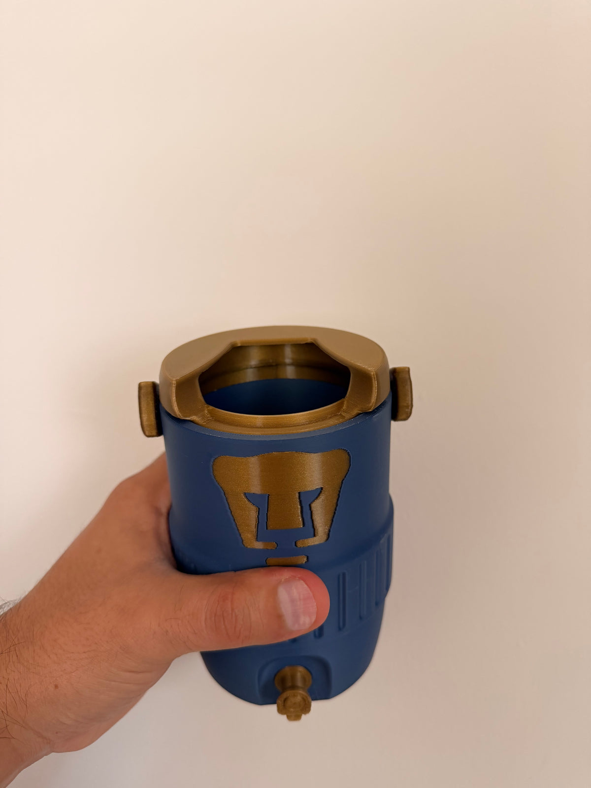 Porta latas Pumas – Liga MX