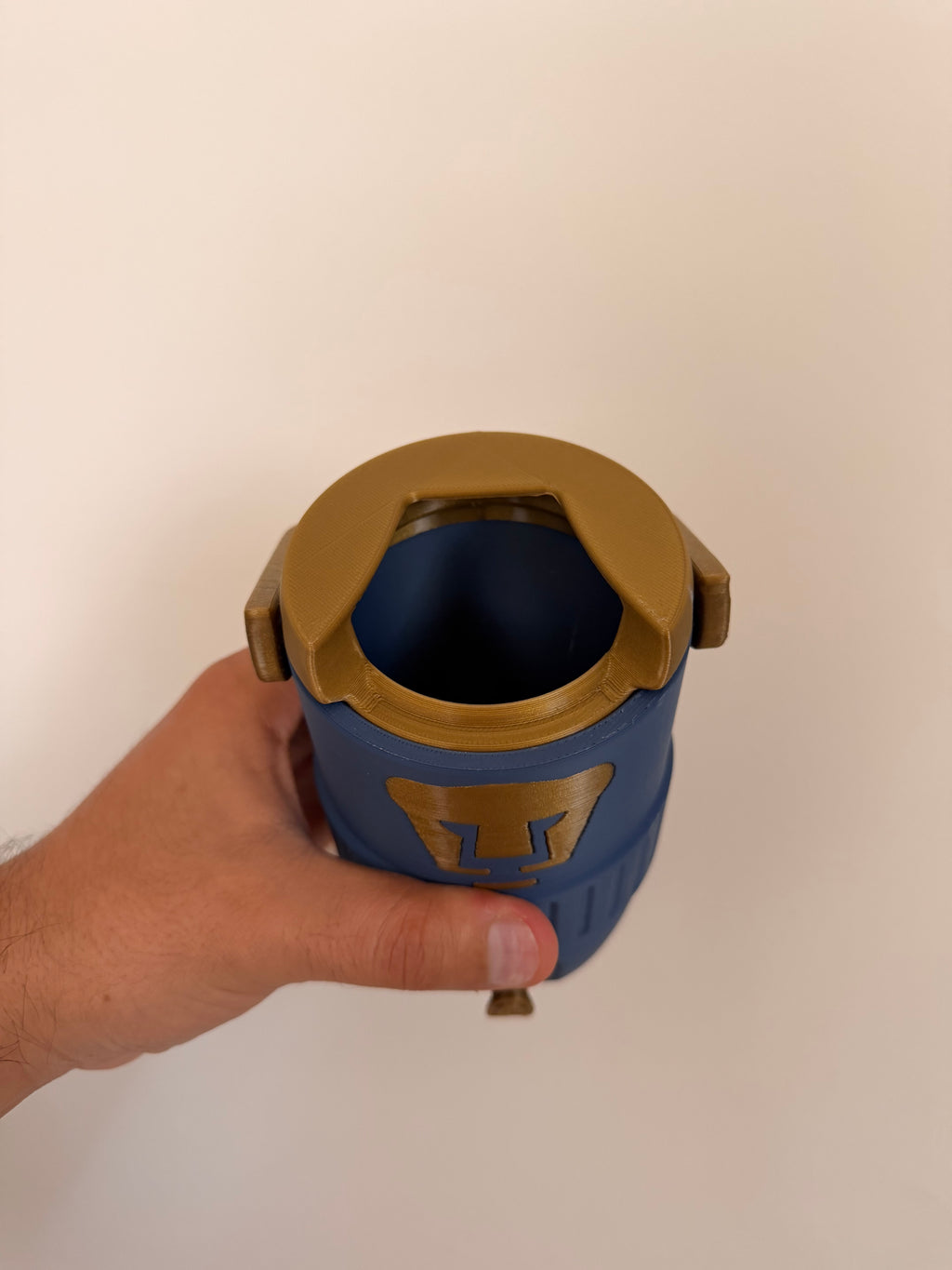 Porta latas Pumas – Liga MX