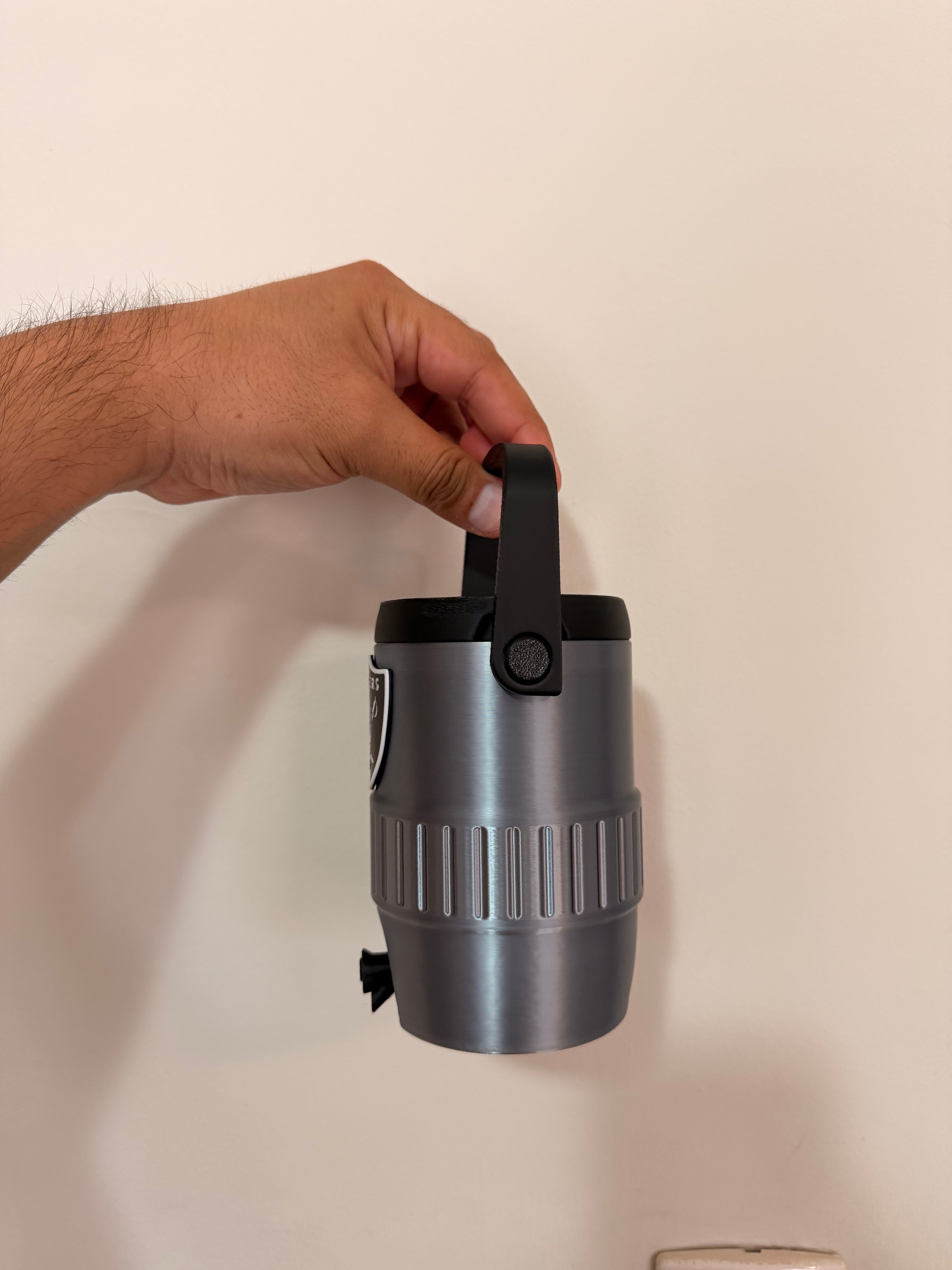 Las Vegas Raiders Fan Koozie – Enfriador de Lata 355ml Impreso en 3D
