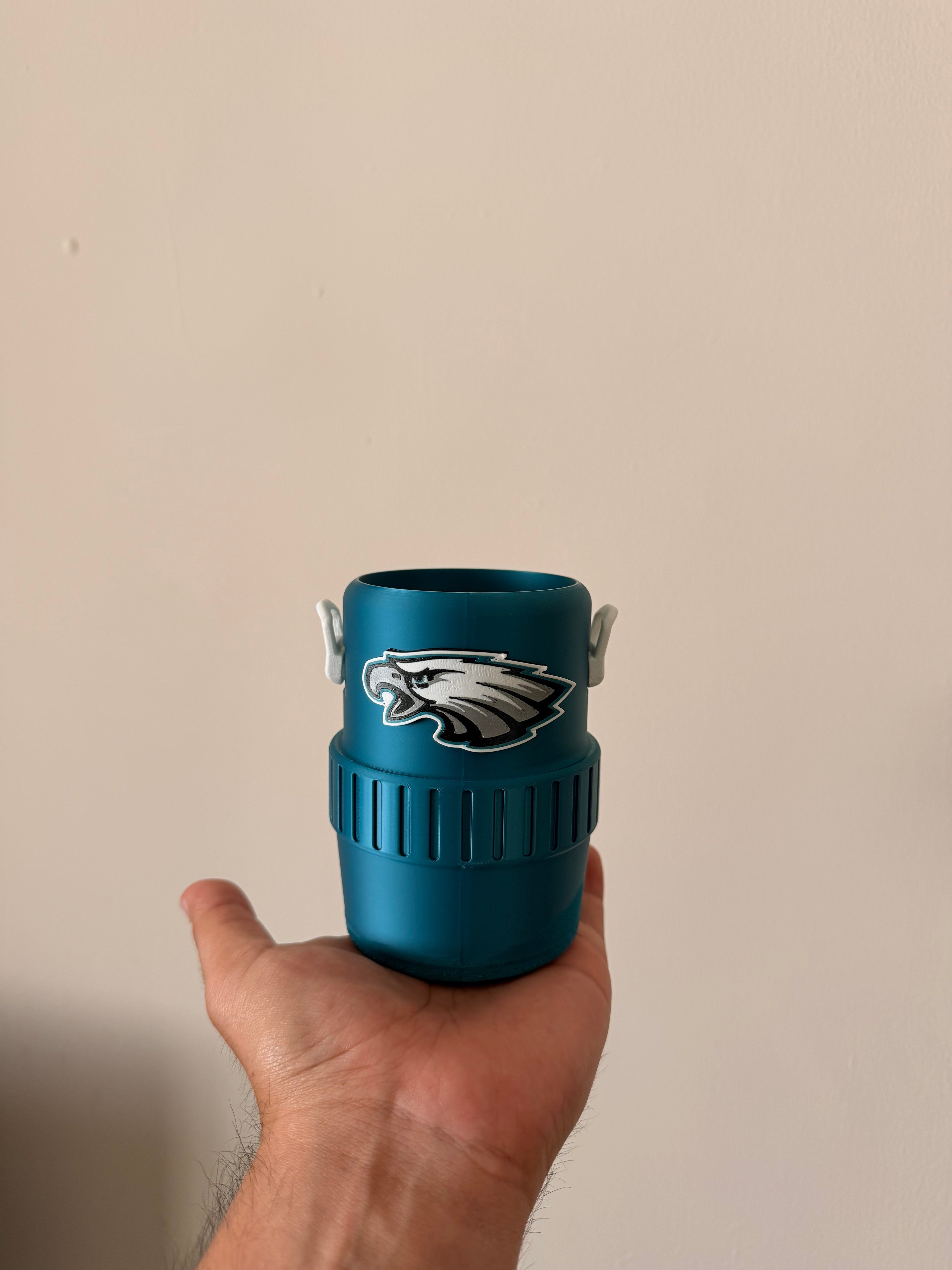 Philadelphia Eagles Fan Koozie – Enfriador de Lata 355ml Impreso en 3D