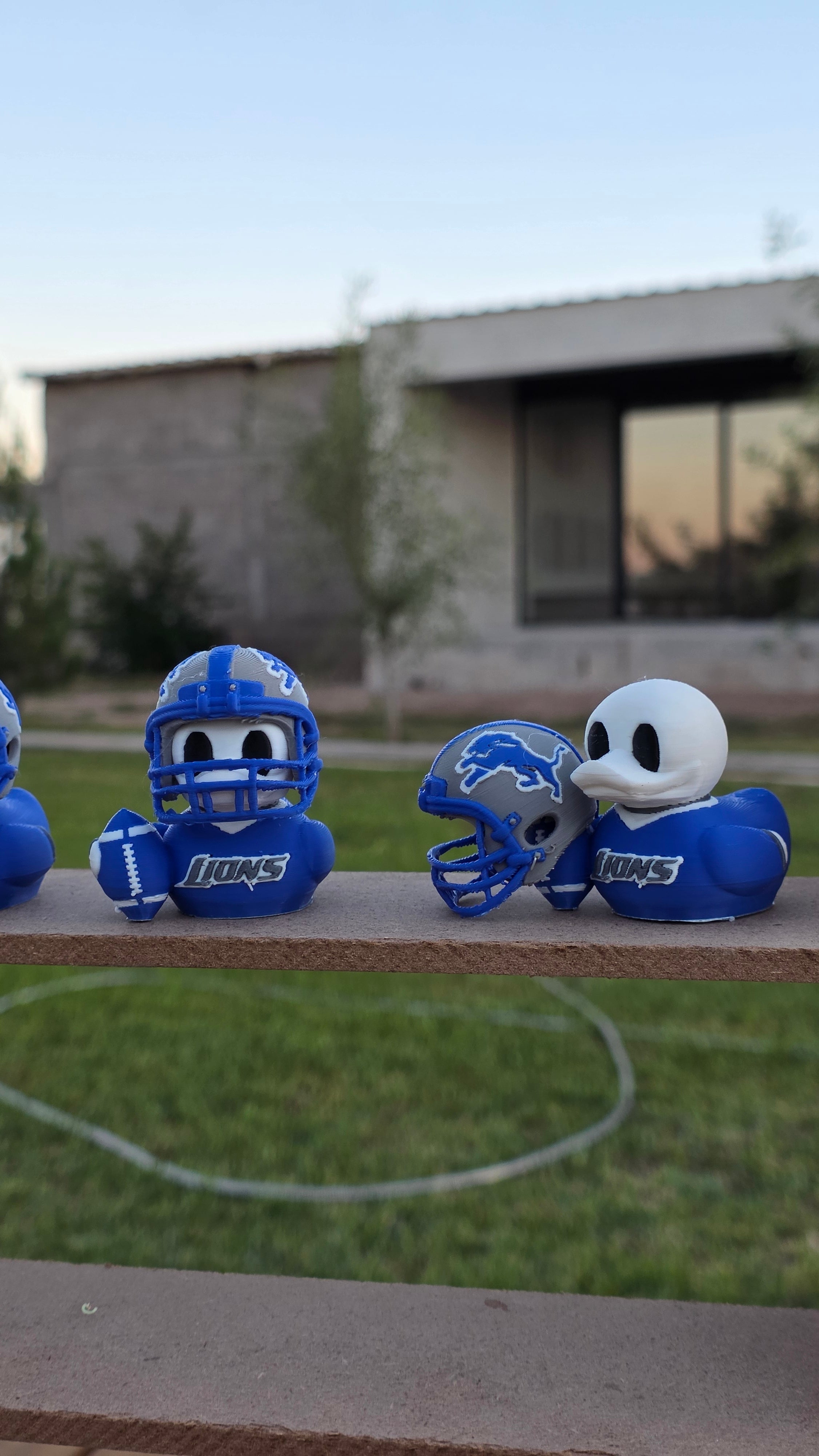 Detroit Lions Patito de Fútbol Americano – Impreso en 3D Fan NFL Patito Coleccionable | Lions Regalo Fan | Football Decoración de Tablero